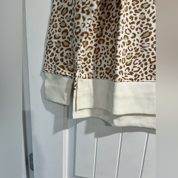 Women’s crew neck sweatshirt L large 12-14 cream brown animal Print‎ time & tru - Picture 6 of 8